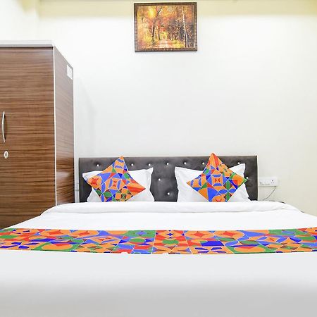 Fabhotel Crown Park 印多尔 外观 照片