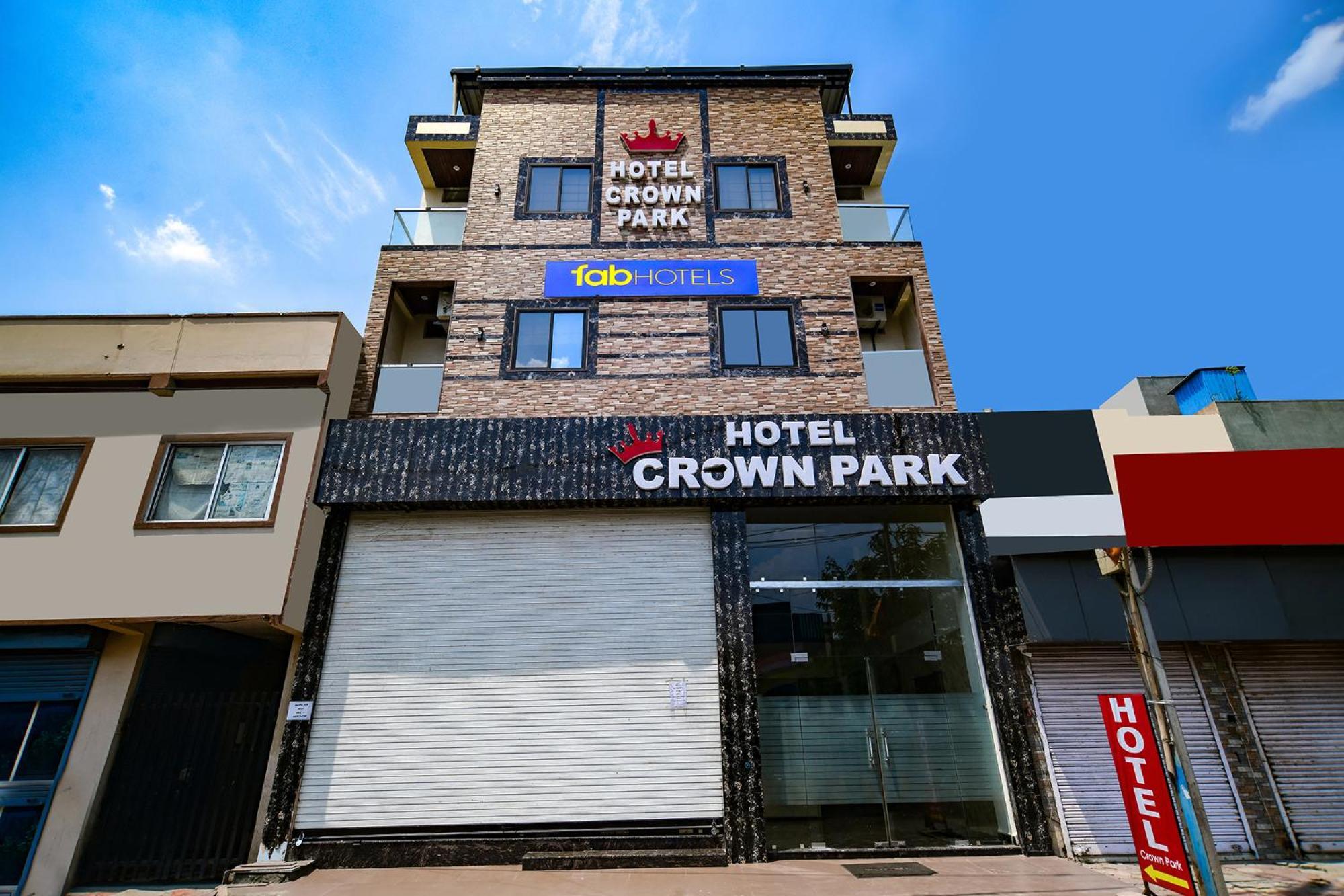 Fabhotel Crown Park 印多尔 外观 照片